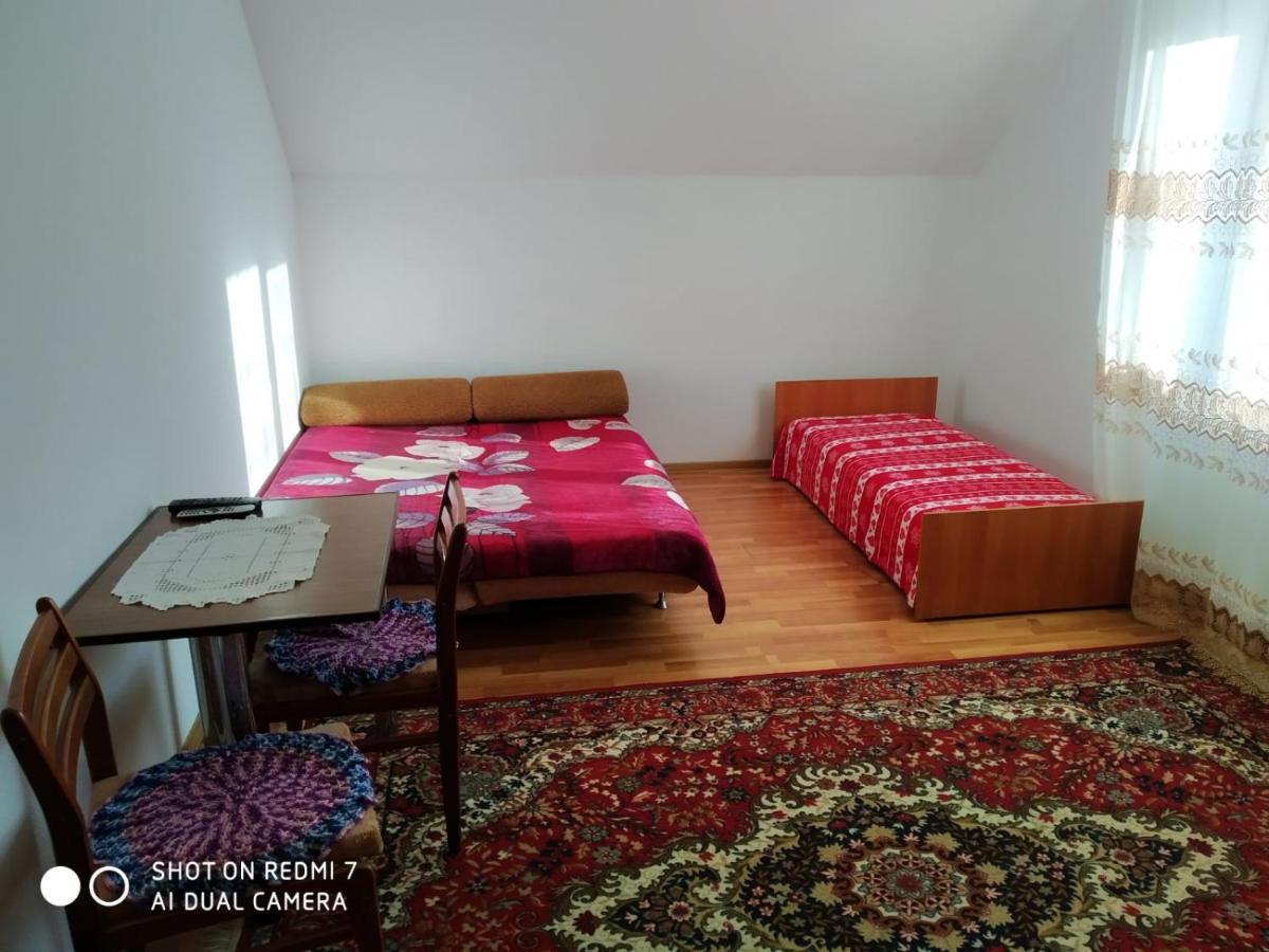 У Дядька Guest House Pilipets Bilik gambar
