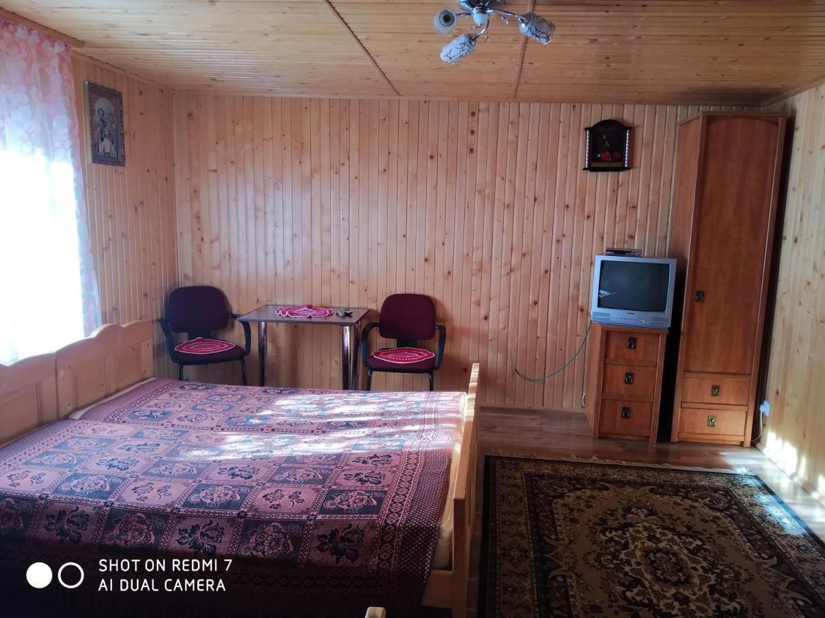 У Дядька Guest House Pilipets Bilik gambar