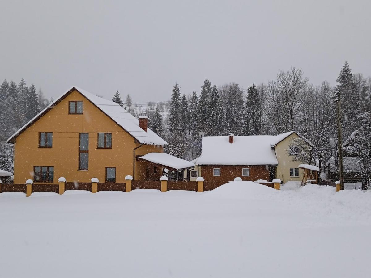 У Дядька Guest House Pilipets Luaran gambar