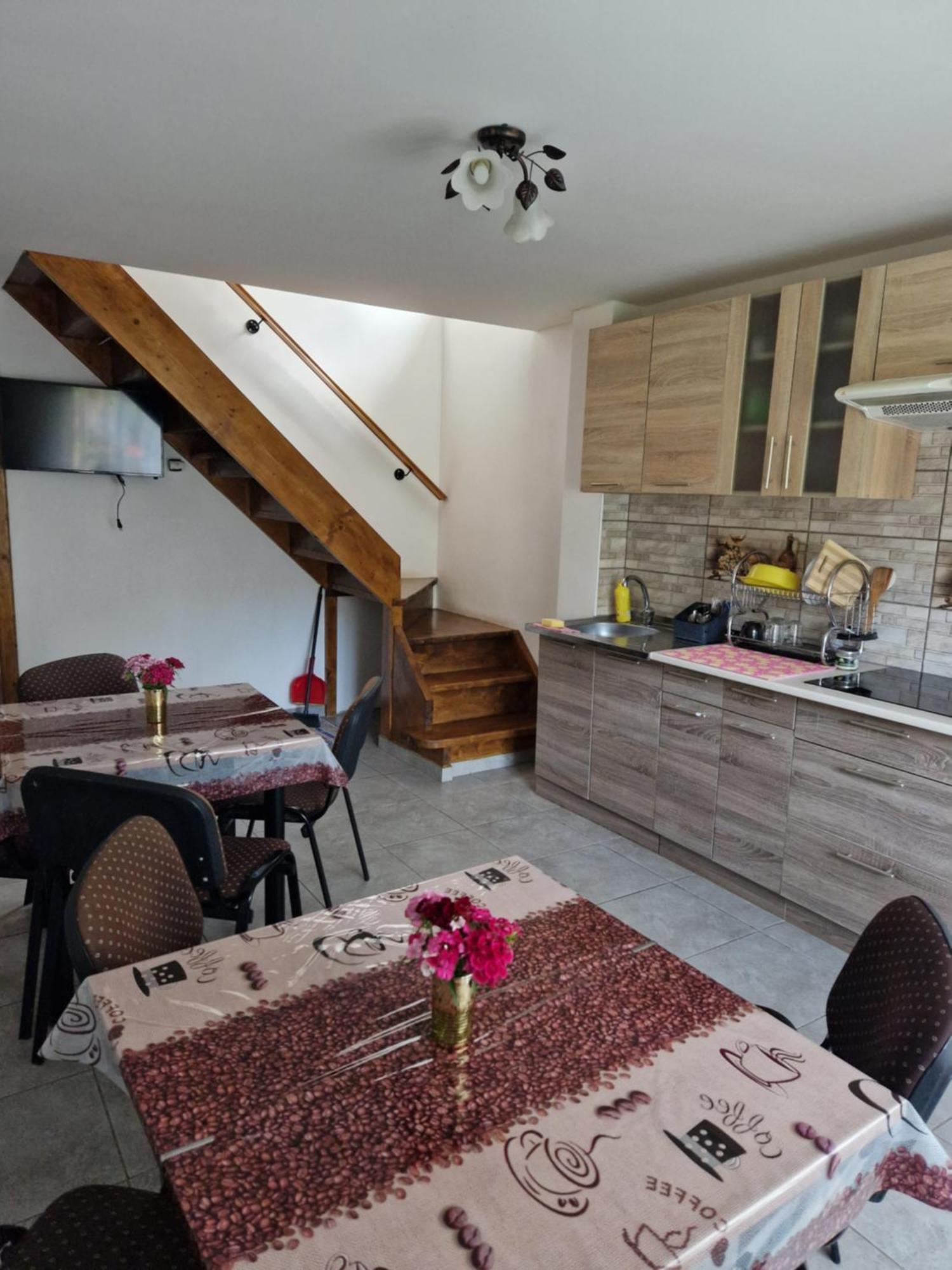 У Дядька Guest House Pilipets Luaran gambar