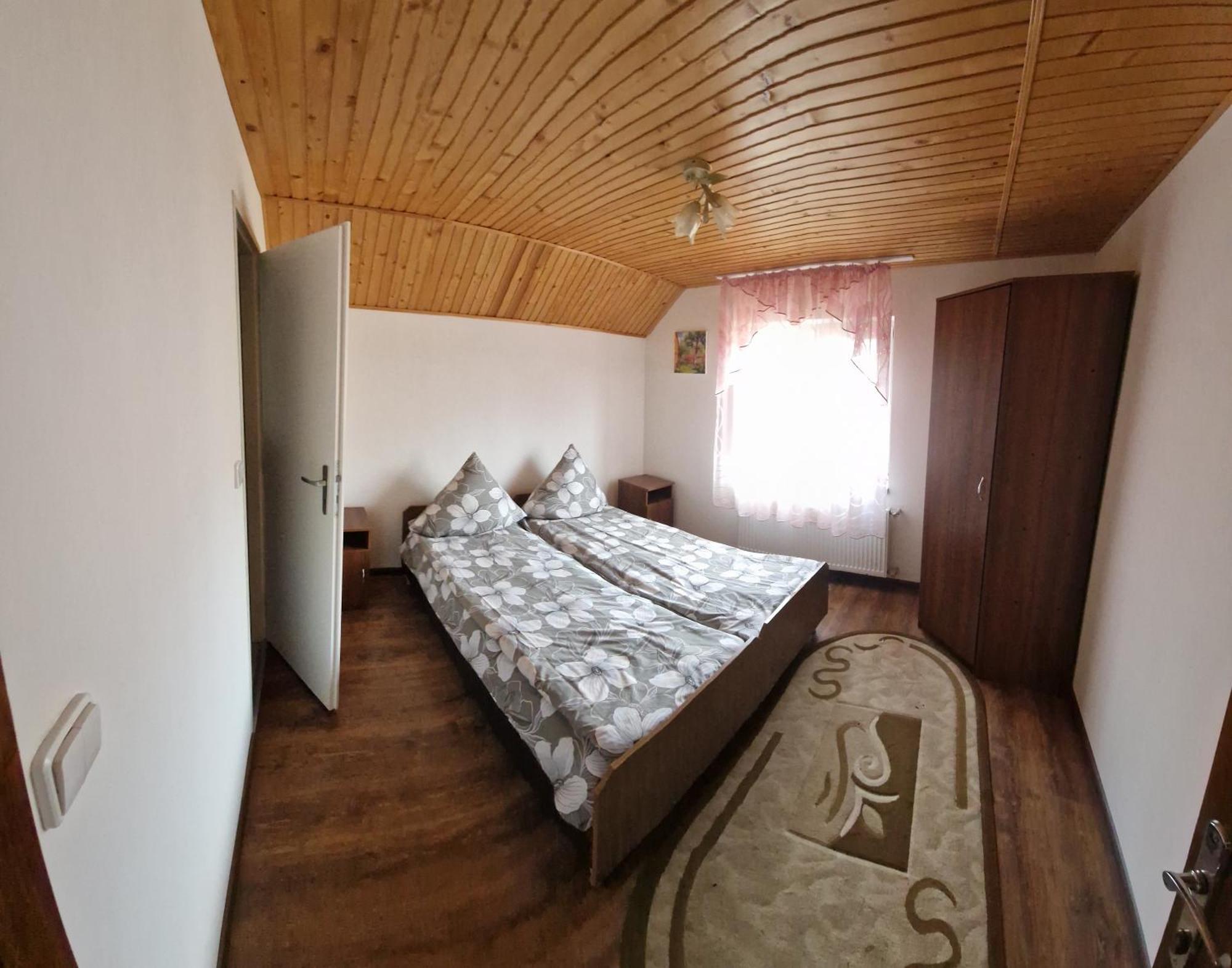 У Дядька Guest House Pilipets Luaran gambar