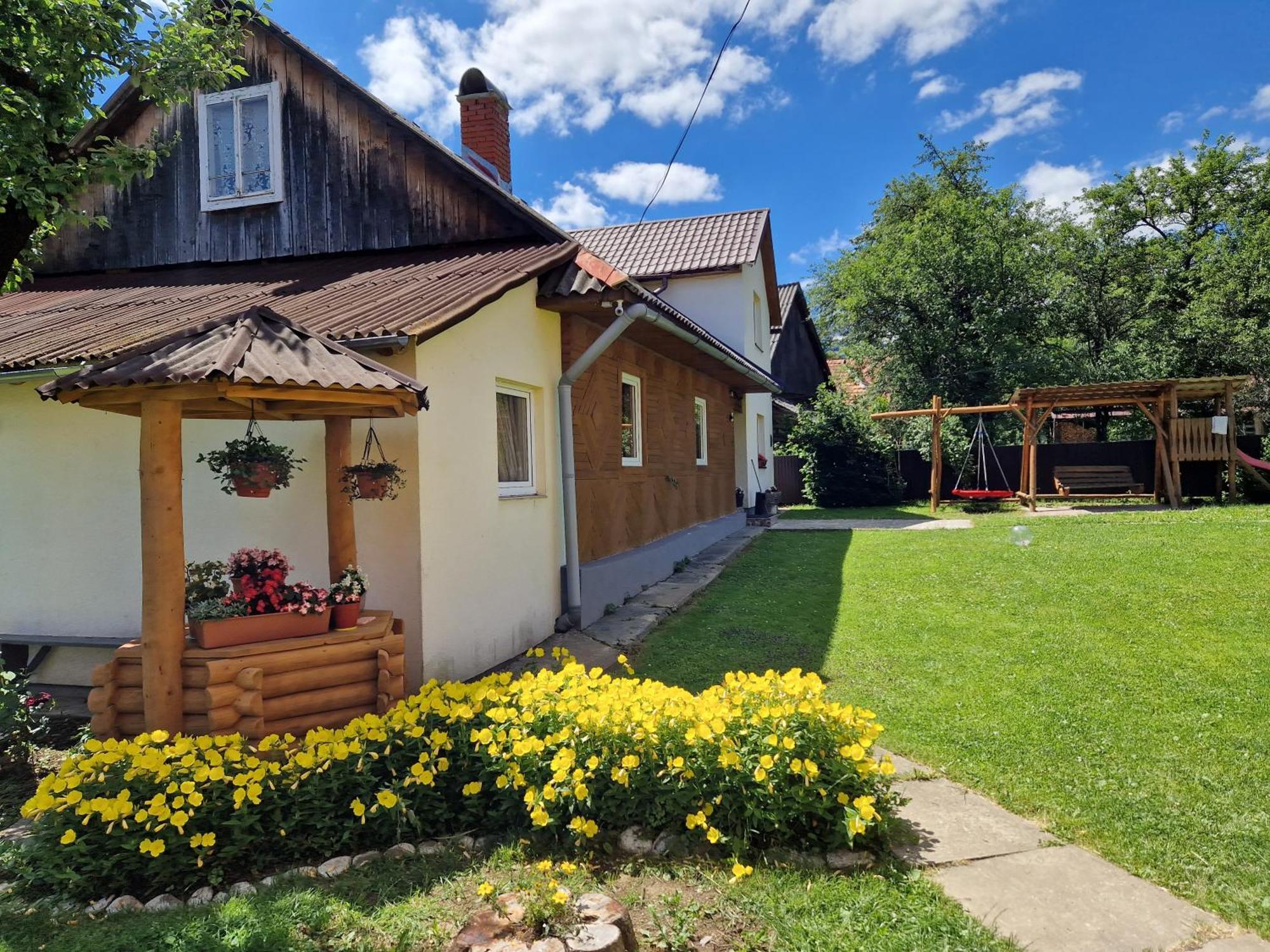 У Дядька Guest House Pilipets Luaran gambar